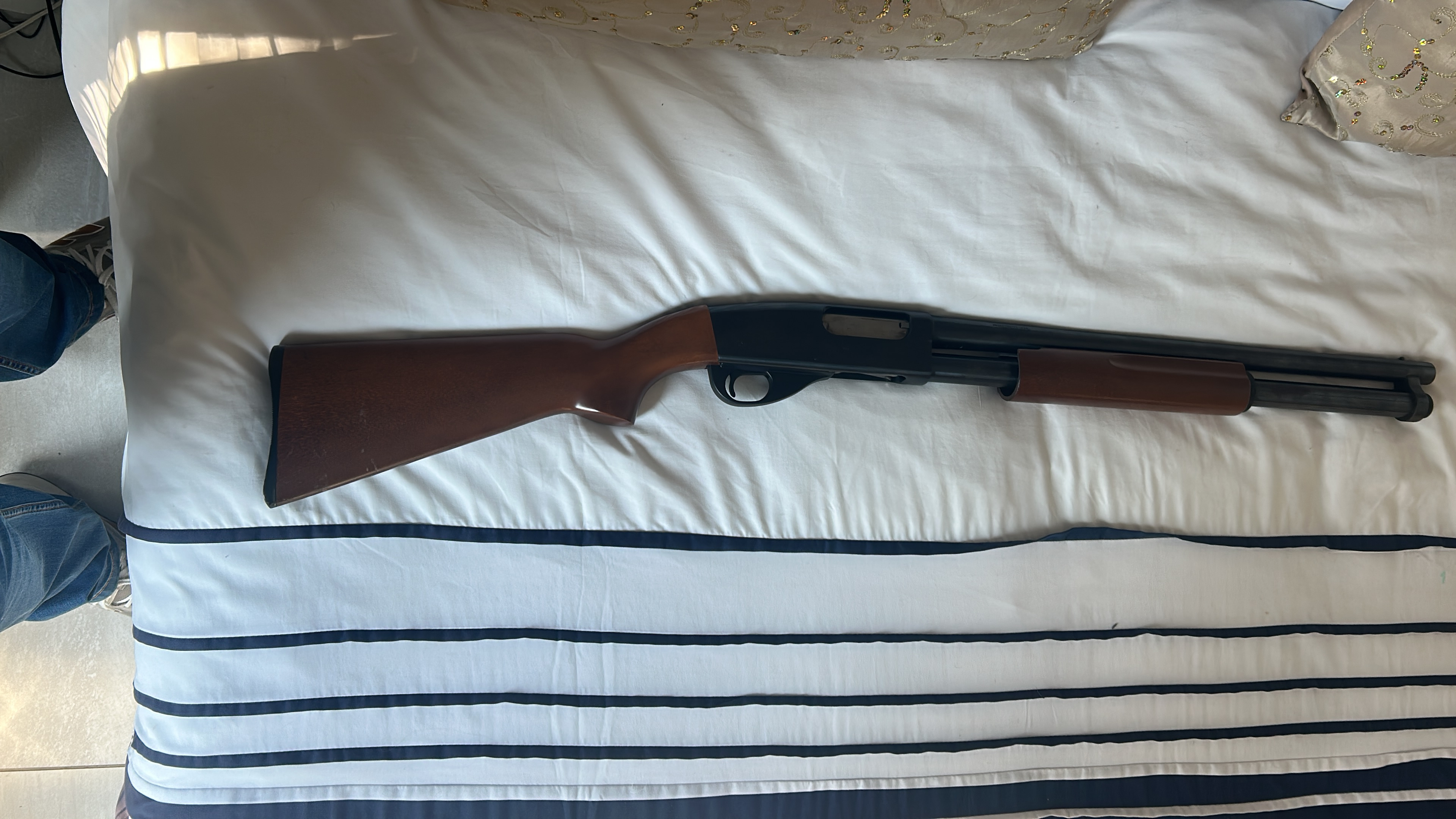 Smith & Wesson 12GA Shotgun