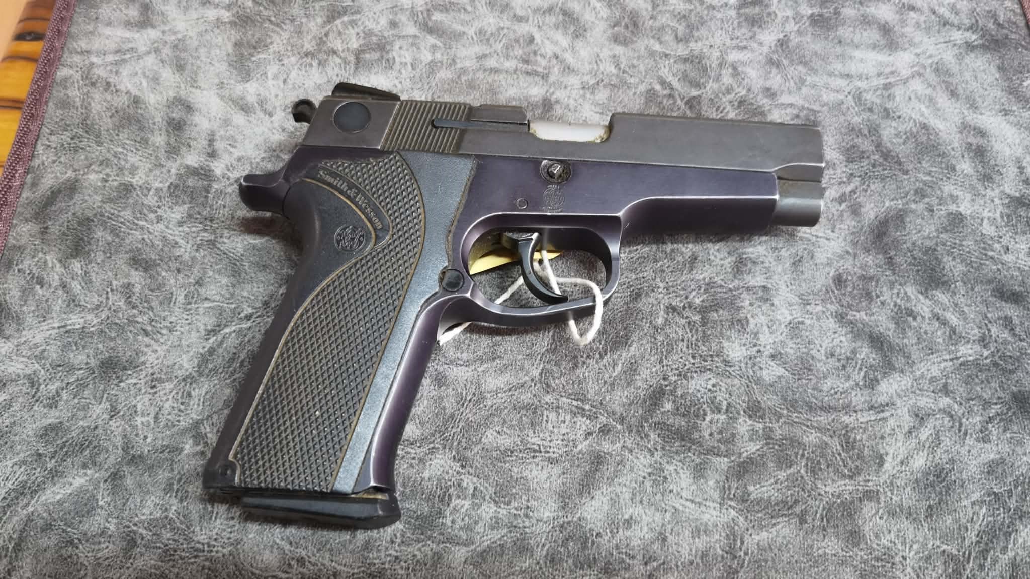 Smith & Wesson 9mm