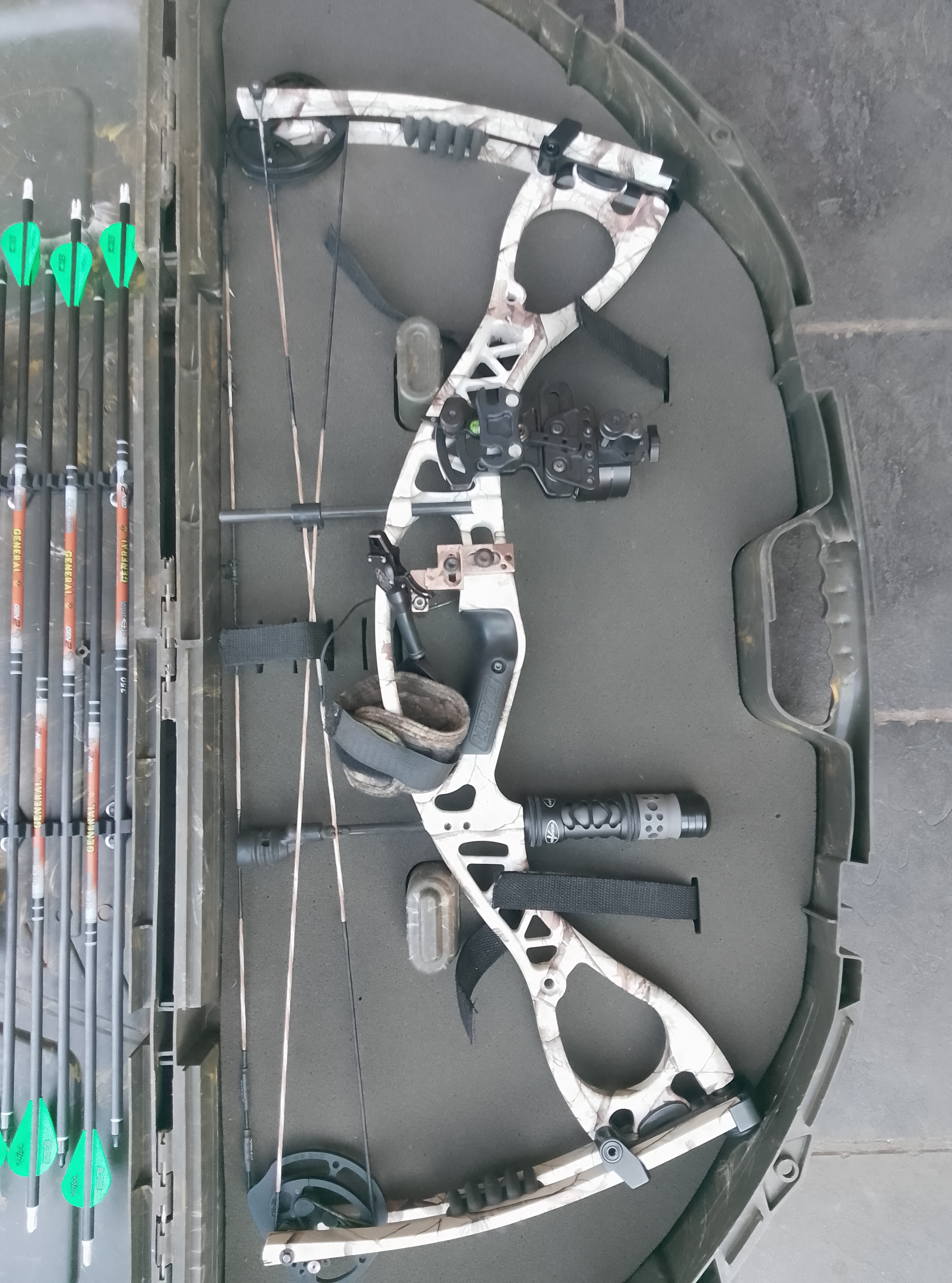 Hoyt Charger