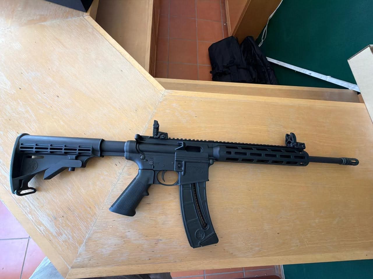 Smith & Wesson M&P 15-22 .22LR + 500 Rounds