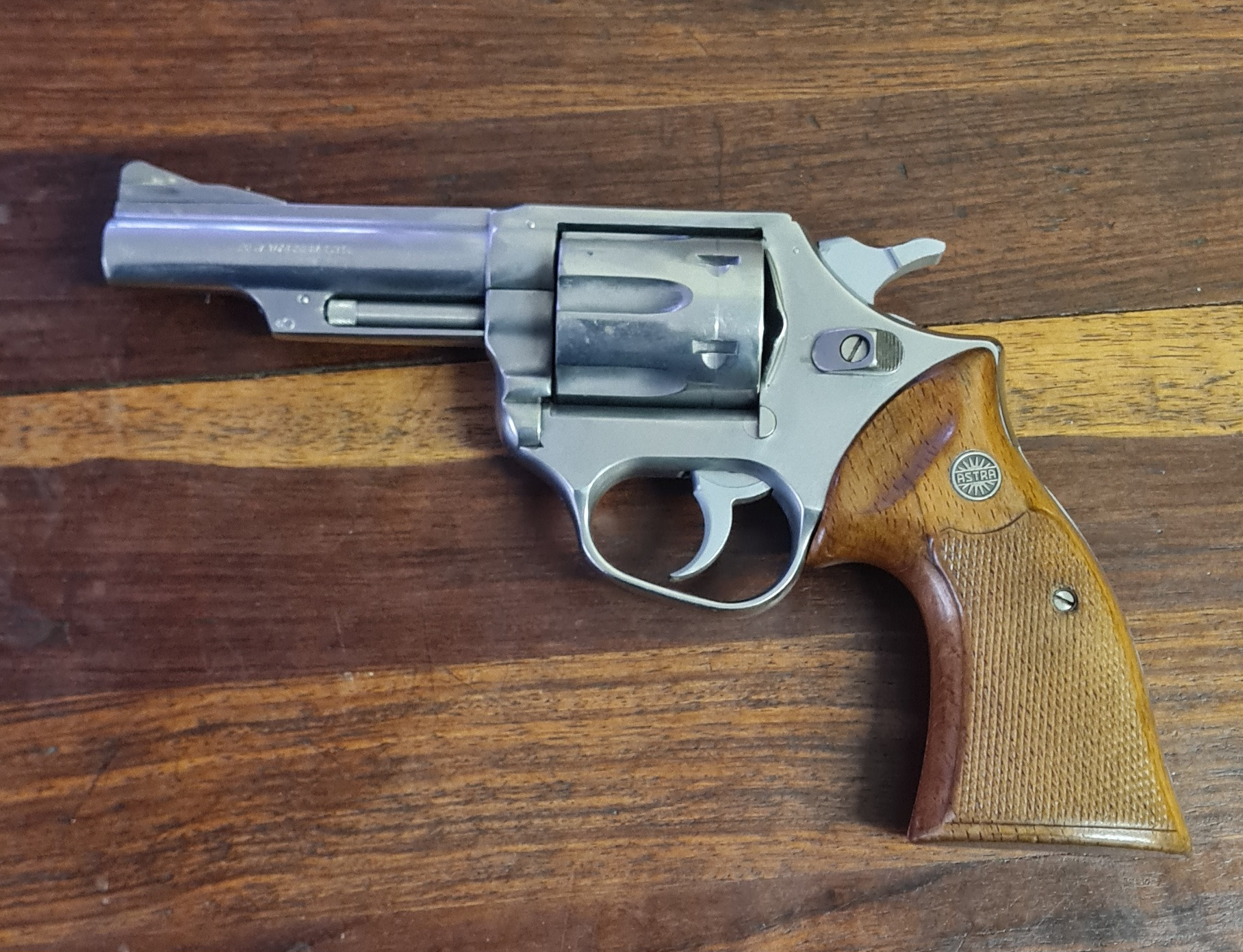 Astra revolver