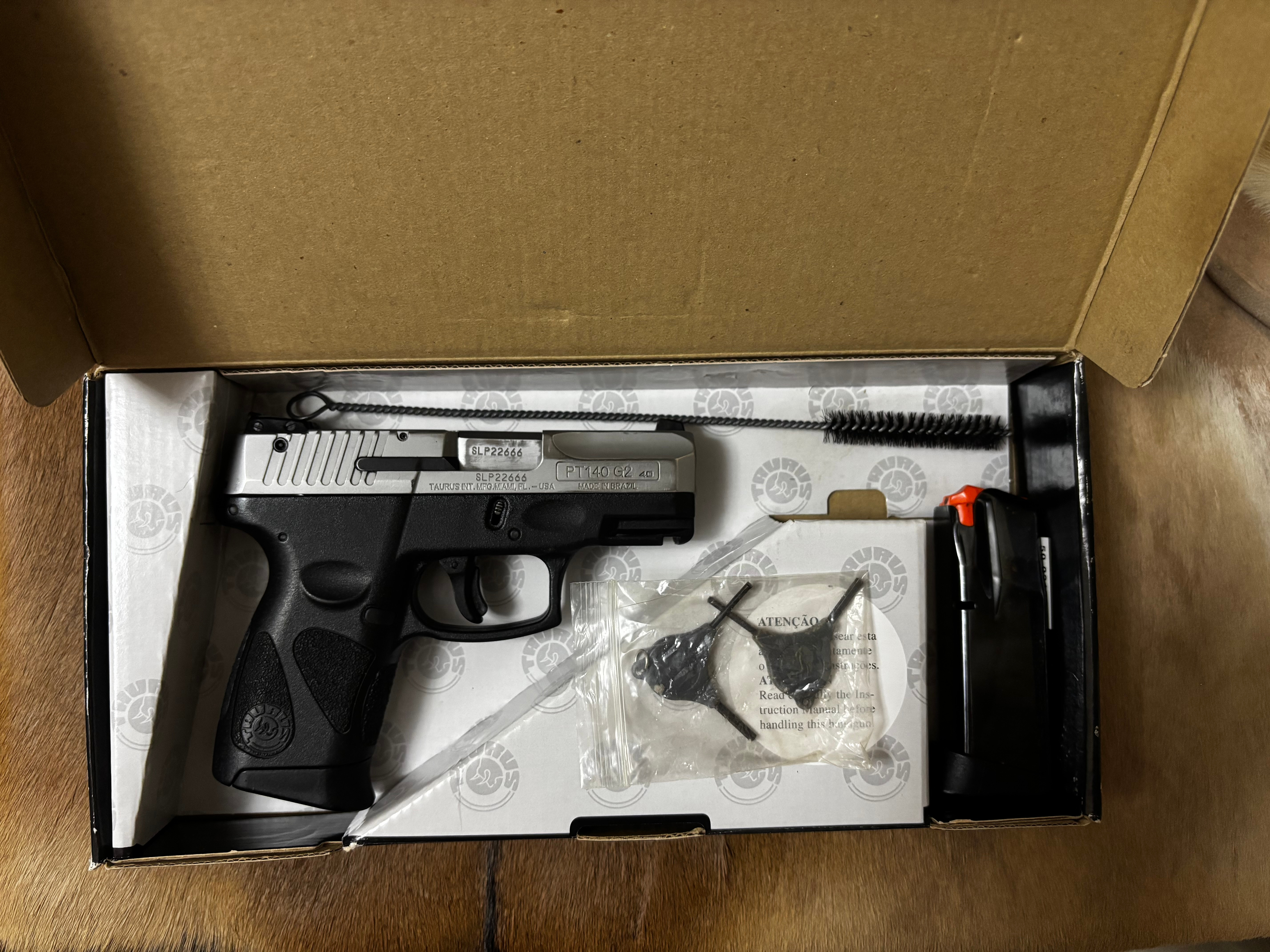 Taurus PT140 .40 S&W